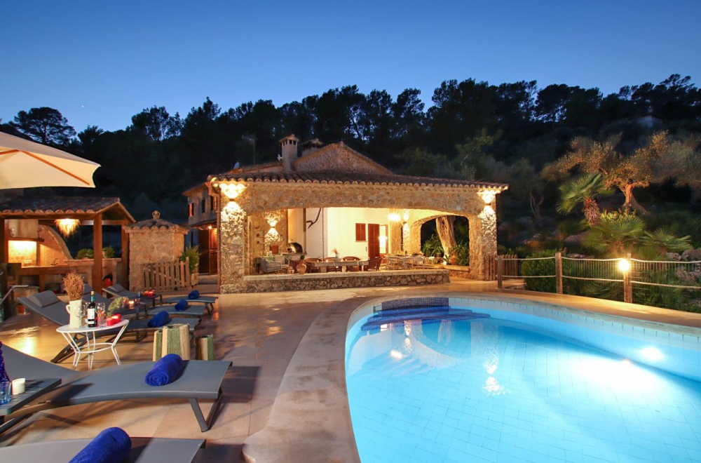 Villa Can Alordes >>> ab 2.504 € für 7 Nächte Villa Can Alordes >>> ab 2.504 € für 7 Nächte